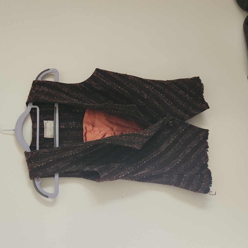 Gary Graham size 6 100% wool vest